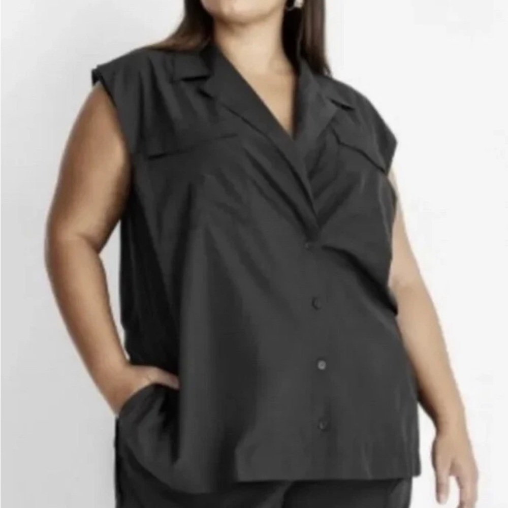 Women's Black Sleeveless Top, Size 2XL, V Neck, Front Pockets